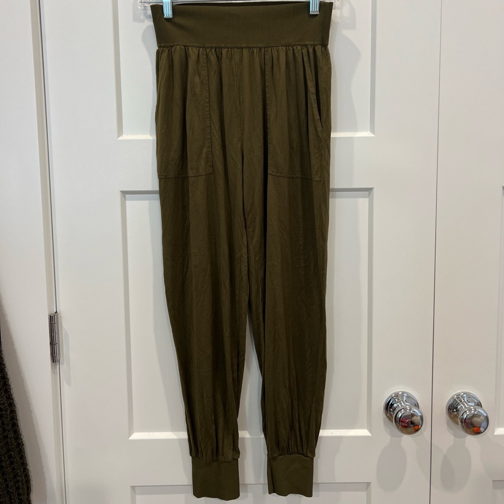 Theory Rib Knit Jogger Women’s Small Green Wide Waist Band Comfy